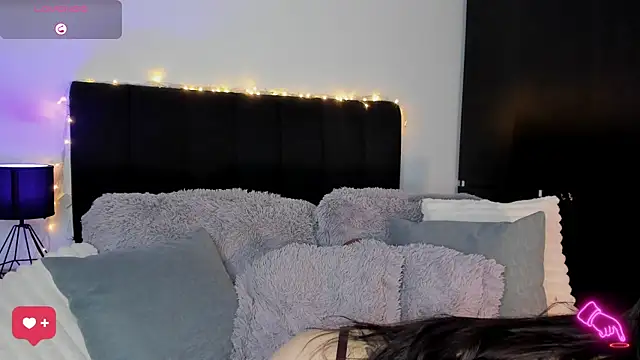 Snapshot of Amara_vause_ chatting on 17, 10, 2025 Amara vause  online show from 17, 10, 2025