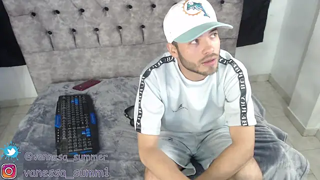 Snapshot of aczino_vel chatting on 12, 2, 2025 aczino vel online show from 12, 2, 2025