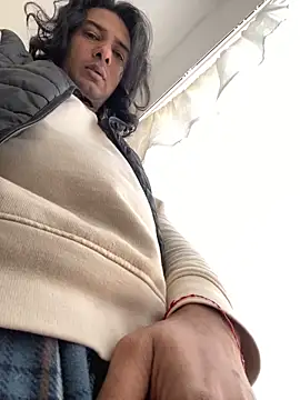 Snapshot of Fuckboy2535 chatting on 5, 3, 2025 Fuckboy2535 online show from 5, 3, 2025