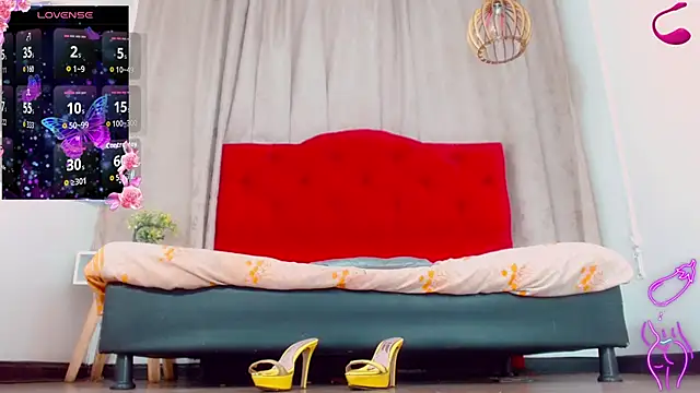 Snapshot of katha_Crawford chatting on 27, 10, 2025 katha Crawford online show from 27, 10, 2025