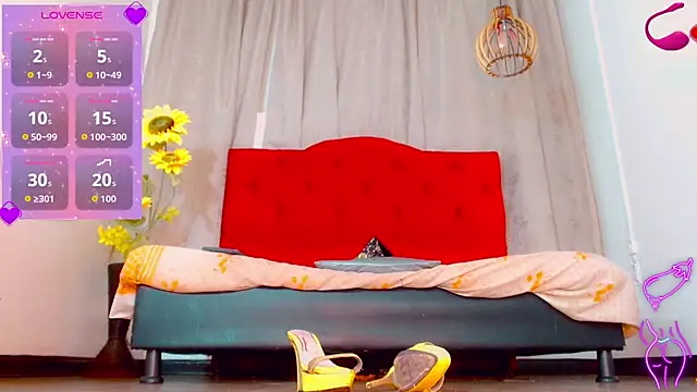 Snapshot of katha_Crawford chatting on 6, 11, 2025 katha Crawford online show from 6, 11, 2025