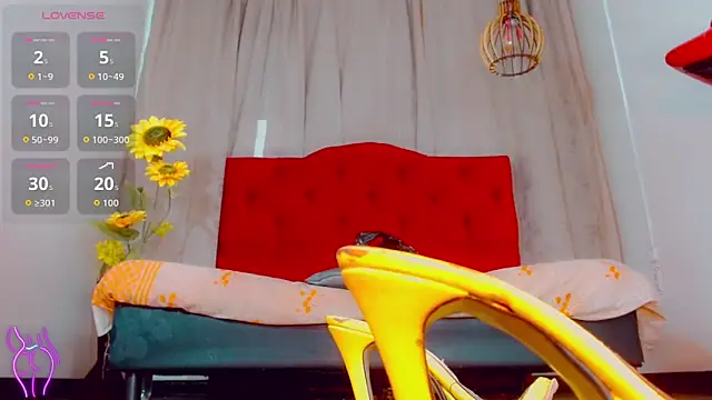 Snapshot of katha_Crawford chatting on 13, 11, 2025 katha Crawford online show from 13, 11, 2025