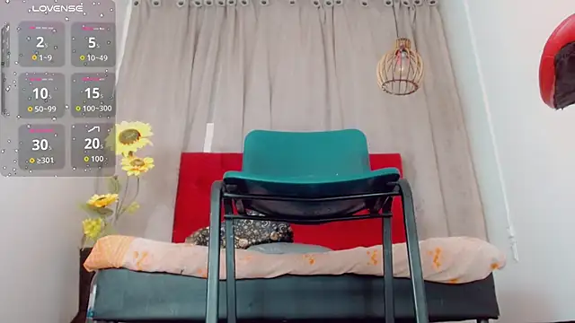 Snapshot of katha_Crawford chatting on 18, 11, 2025 katha Crawford online show from 18, 11, 2025