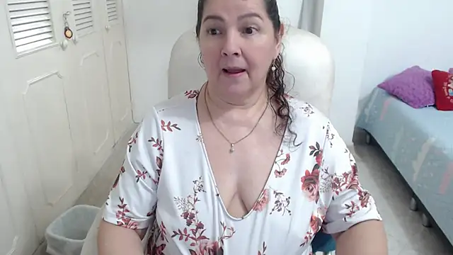 leonela 69 online show from 13, 4, 2026