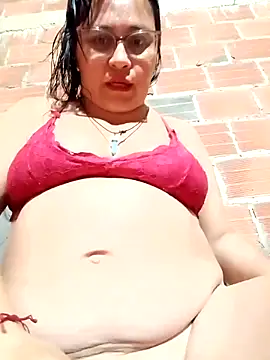 Snapshot of promiscuous-indecent-momm chatting on 26, 4, 2026 promiscuous-indecent-momm online show from 26, 4, 2026