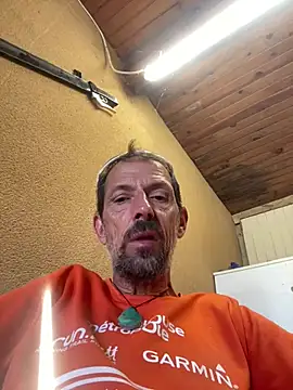 Snapshot of createur34 chatting on 28, 7, 2026 createur34 online show from 28, 7, 2026