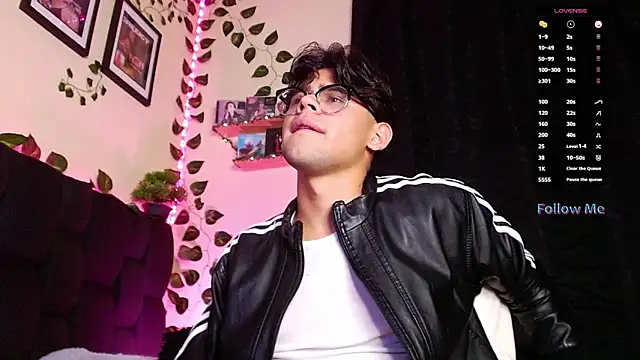 Snapshot of isaac-saenz chatting on 23, 2, 2025 isaac-saenz online show from 23, 2, 2025