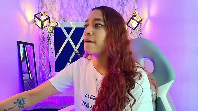 Snapshot of charlotte_bluee chatting on 26, 5, 2026 charlotte bluee online show from 26, 5, 2026