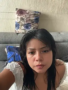 Snapshot of ZafiroKlein chatting on 27, 6, 2026 ZafiroKlein online show from 27, 6, 2026