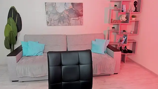 GabriellaMays online show from 13, 4, 2026