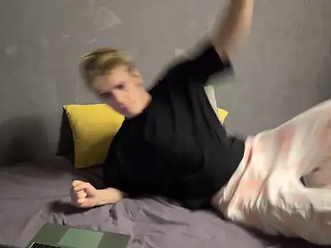 Snapshot of EdwinBlaze chatting on 15, 2, 2025 EdwinBlaze online show from 15, 2, 2025