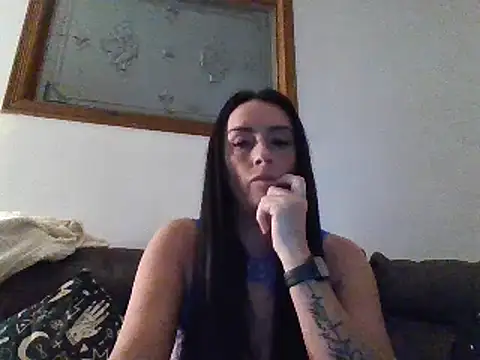 Snapshot of Layla_Gilf_Mae chatting on 21, 2, 2025 Layla Gilf Mae online show from 21, 2, 2025