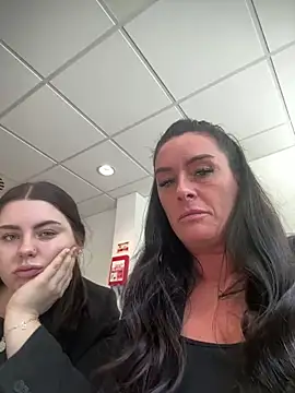 Snapshot of Layla_Gilf_Mae chatting on 20, 3, 2025 Layla Gilf Mae online show from 20, 3, 2025