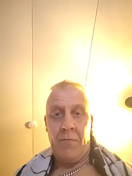 Snapshot of Teemu chatting on 10, 3, 2025 Teemu online show from 10, 3, 2025