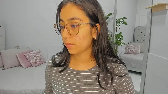 Snapshot of lucelly_15 chatting on 28, 2, 2026 lucelly 15 online show from 28, 2, 2026
