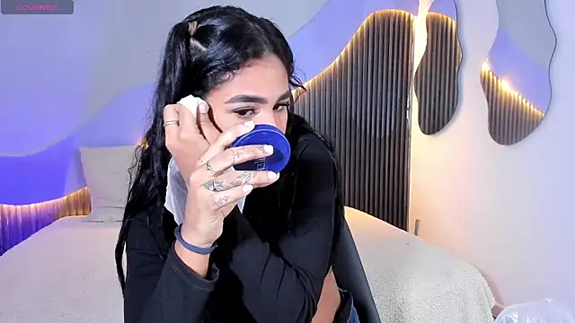 Snapshot of Lana_Starlett chatting on 17, 12, 2025 Lana Starlett online show from 17, 12, 2025