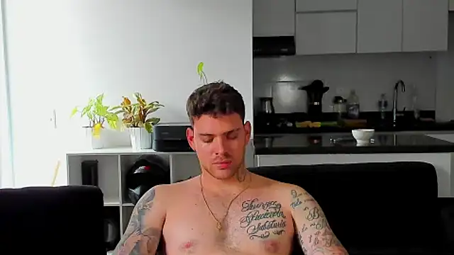 Snapshot of arnold_bekam chatting on 25, 9, 2025 arnold bekam online show from 25, 9, 2025