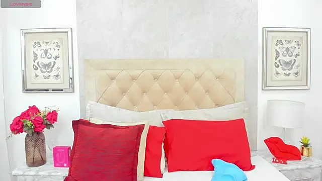 KimberlyBigBoobs online show from 19, 4, 2026