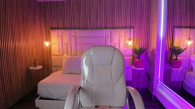 MelanieHillss online show from 25, 11, 2025