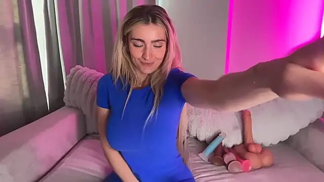 Snapshot of meggsworld chatting on 9, 7, 2026 meggsworld online show from 9, 7, 2026