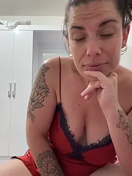 Snapshot of Lar0uch chatting on 21, 3, 2025 Lar0uch online show from 21, 3, 2025