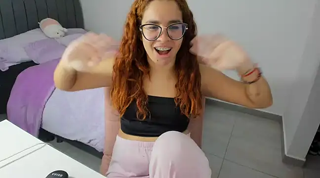 Greciaruiz  online show from 3, 3, 2025