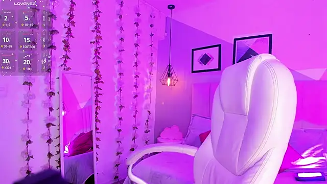 Bella walker  online show from 14, 11, 2025