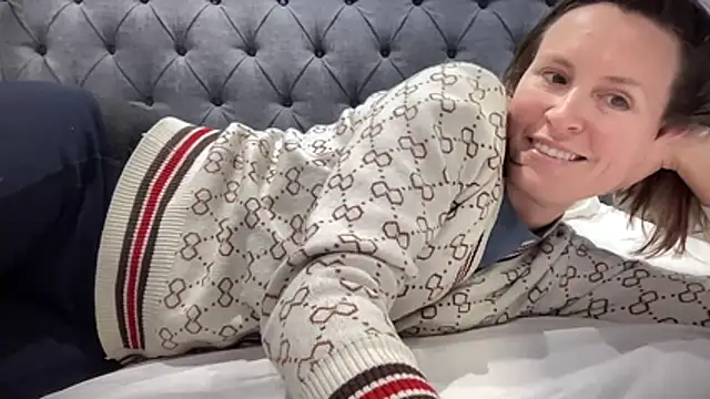 Snapshot of eatmypie69 chatting on 19, 10, 2025 eatmypie69 online show from 19, 10, 2025