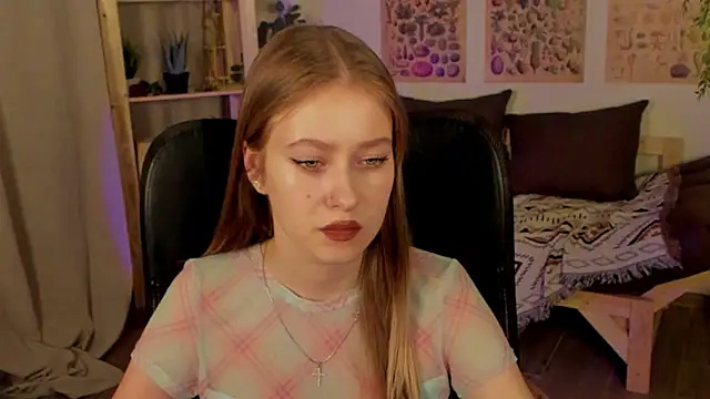 Snapshot of EveMundie chatting on 20, 3, 2025 EveMundie online show from 20, 3, 2025