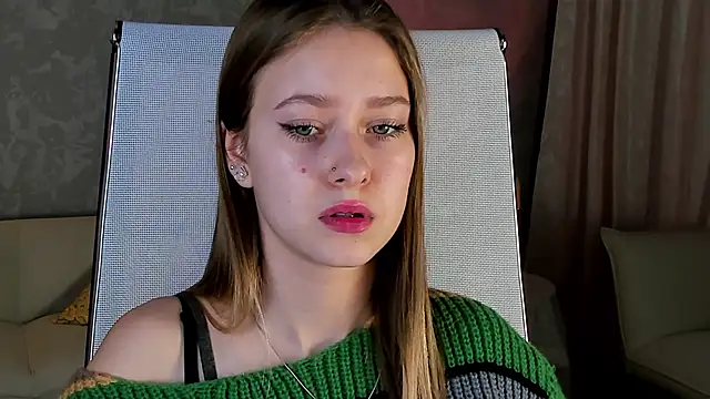 Snapshot of EveMundie chatting on 21, 3, 2025 EveMundie online show from 21, 3, 2025