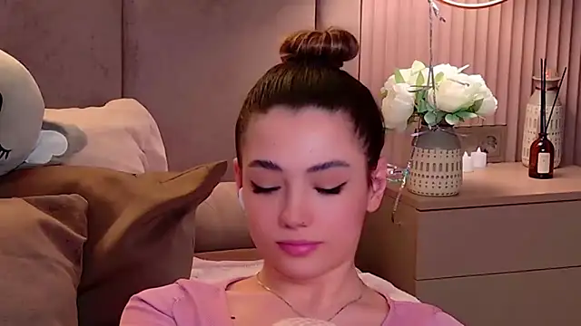 Snapshot of Alice_Deleon chatting on 17, 2, 2025 Alice Deleon online show from 17, 2, 2025