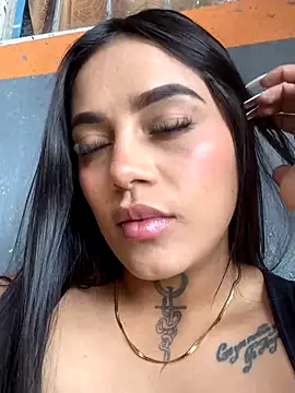 Snapshot of Emily_sharlot chatting on 17, 10, 2025 Emily sharlot online show from 17, 10, 2025