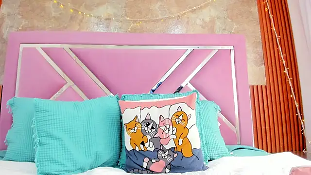 EmmaSulivan online show from 25, 10, 2025