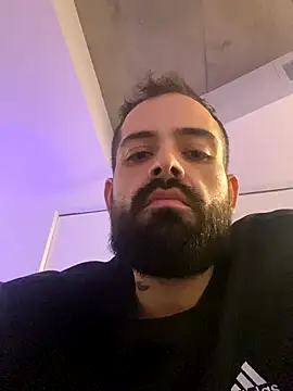 Snapshot of guccititi chatting on 1, 11, 2025 guccititi online show from 1, 11, 2025