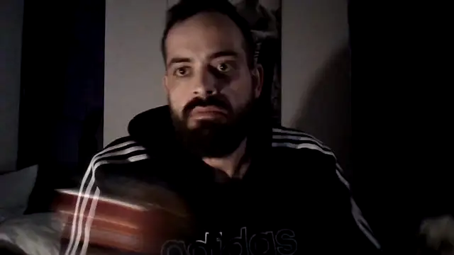 Snapshot of guccititi chatting on 4, 11, 2025 guccititi online show from 4, 11, 2025