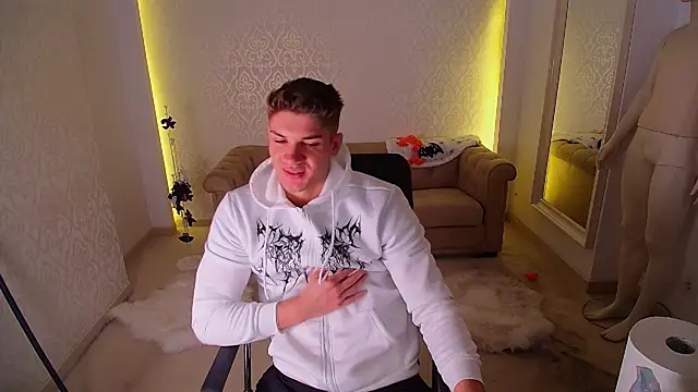 MaxKaiden online show from 2, 11, 2025