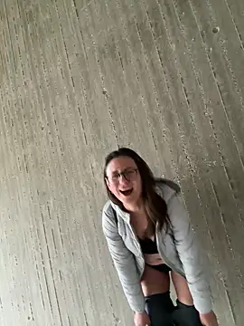 Snapshot of AvaFlowers6 chatting on 9, 11, 2025 AvaFlowers6 online show from 9, 11, 2025