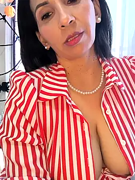 Snapshot of Mrsvictoriaaa chatting on 28, 10, 2025 Mrsvictoriaaa online show from 28, 10, 2025