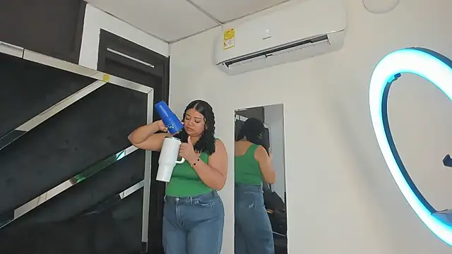 Snapshot of Rubyxht chatting on 28, 10, 2025 Rubyxht online show from 28, 10, 2025