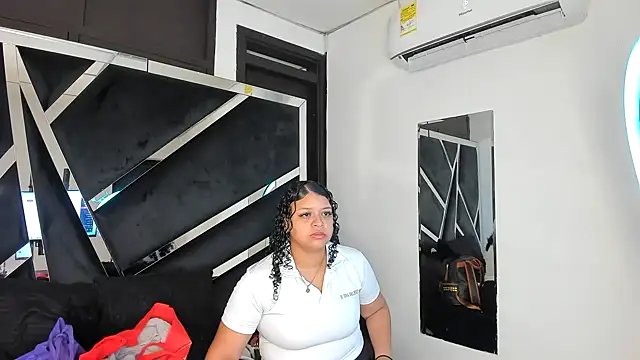 Snapshot of Rubyxht chatting on 14, 11, 2025 Rubyxht online show from 14, 11, 2025