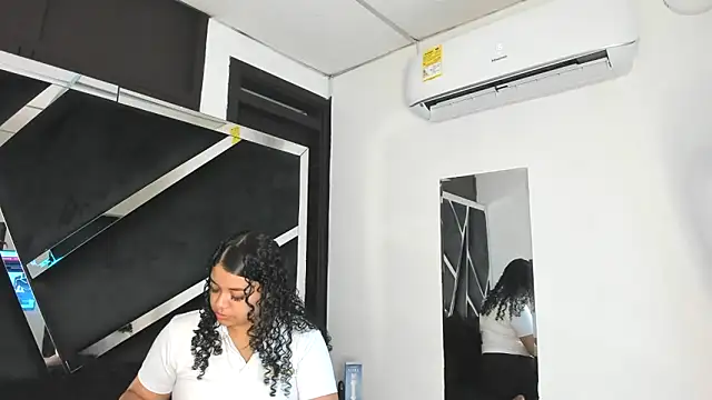 Snapshot of Rubyxht chatting on 21, 11, 2025 Rubyxht online show from 21, 11, 2025