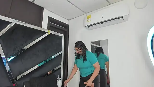 Snapshot of Rubyxht chatting on 25, 11, 2025 Rubyxht online show from 25, 11, 2025