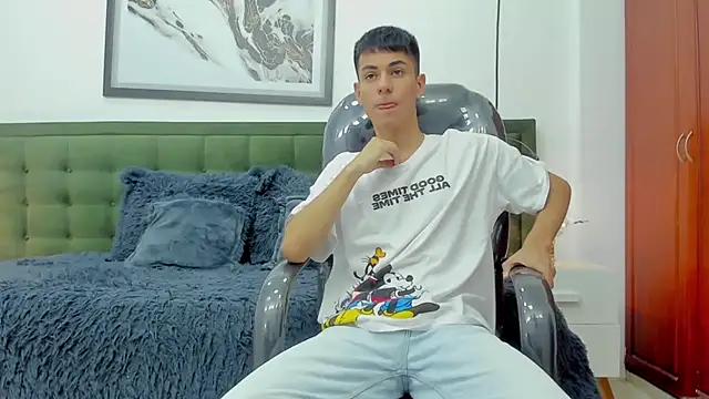 Snapshot of Johann_sex chatting on 3, 12, 2025 Johann sex online show from 3, 12, 2025