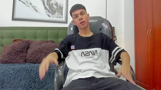 Snapshot of Johann_sex chatting on 17, 2, 2026 Johann sex online show from 17, 2, 2026