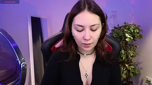 AshleySkott  online show from 18, 12, 2025