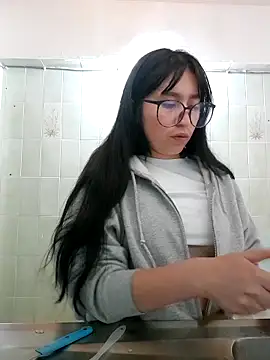 Snapshot of Arielle_lov chatting on 6, 1, 2026 Arielle lov online show from 6, 1, 2026