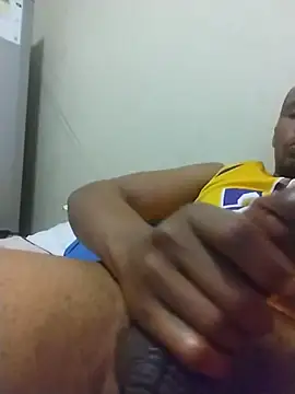 Snapshot of TwistedR chatting on 31, 10, 2025 TwistedR online show from 31, 10, 2025