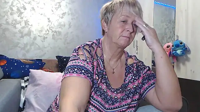 Snapshot of RosesandLillies chatting on 14, 12, 2025 RosesandLillies online show from 14, 12, 2025