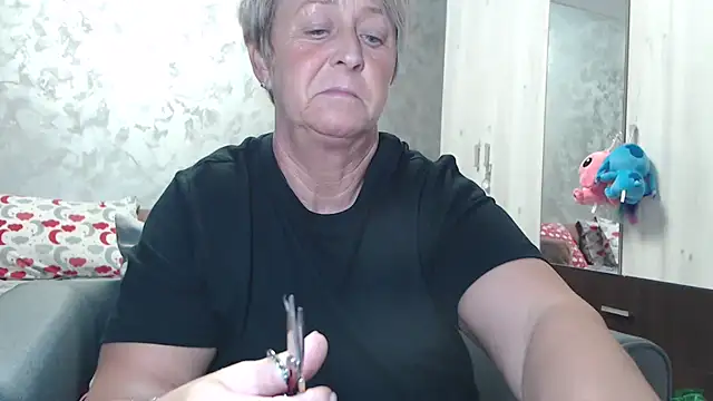 Snapshot of RosesandLillies chatting on 18, 12, 2025 RosesandLillies online show from 18, 12, 2025