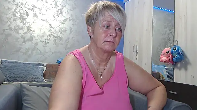 Snapshot of RosesandLillies chatting on 12, 1, 2026 RosesandLillies online show from 12, 1, 2026